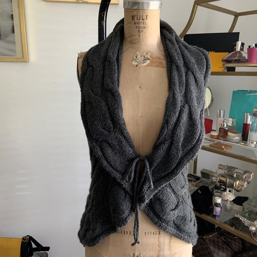Grey Romero and Juliette Vest/Gilet (Crochet)